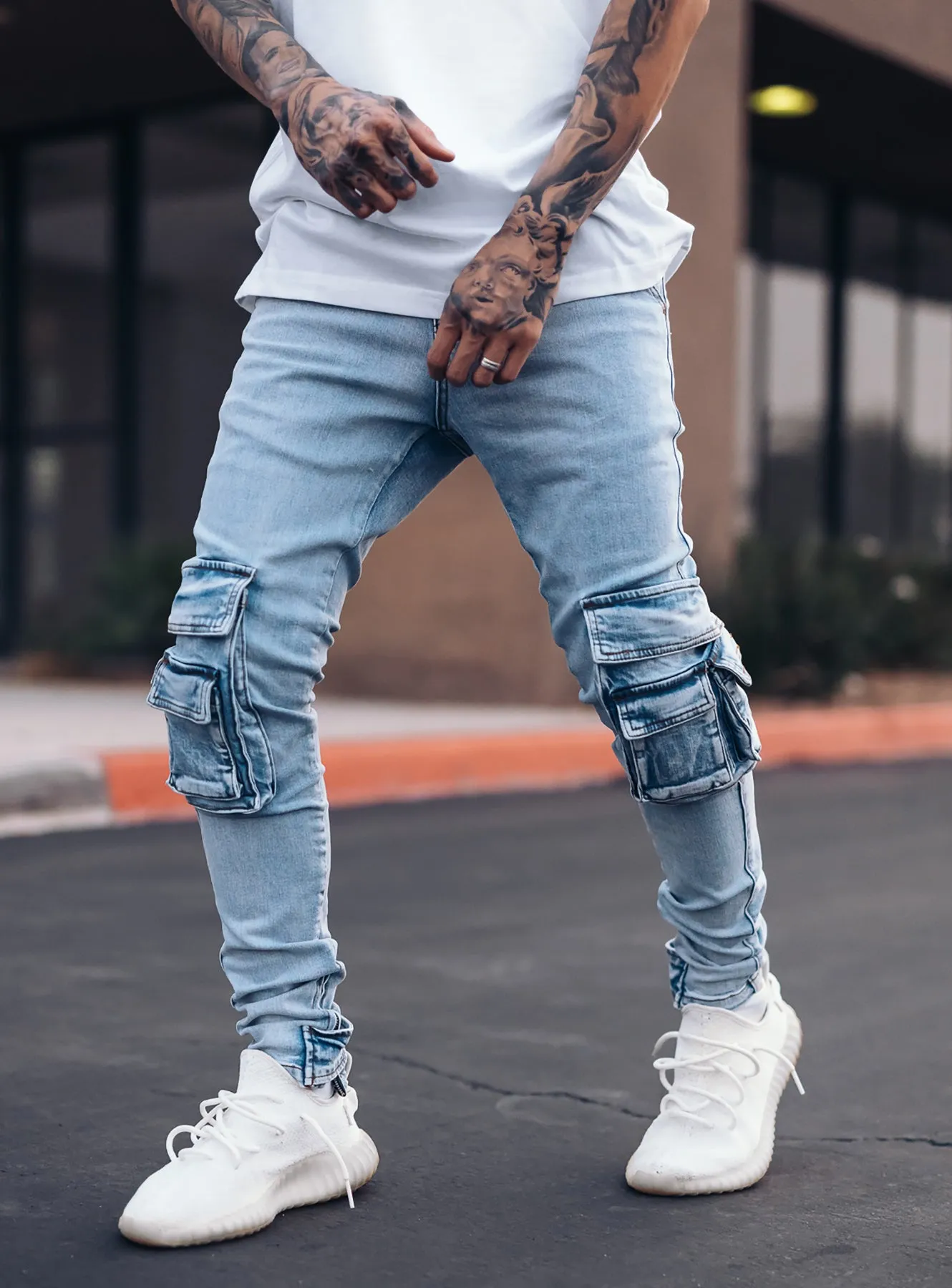Cargo Jeans V4 in Washed Light Blue