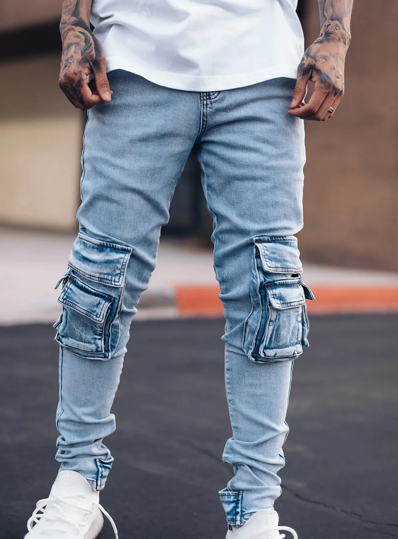 Cargo Jeans V4 in Washed Light Blue