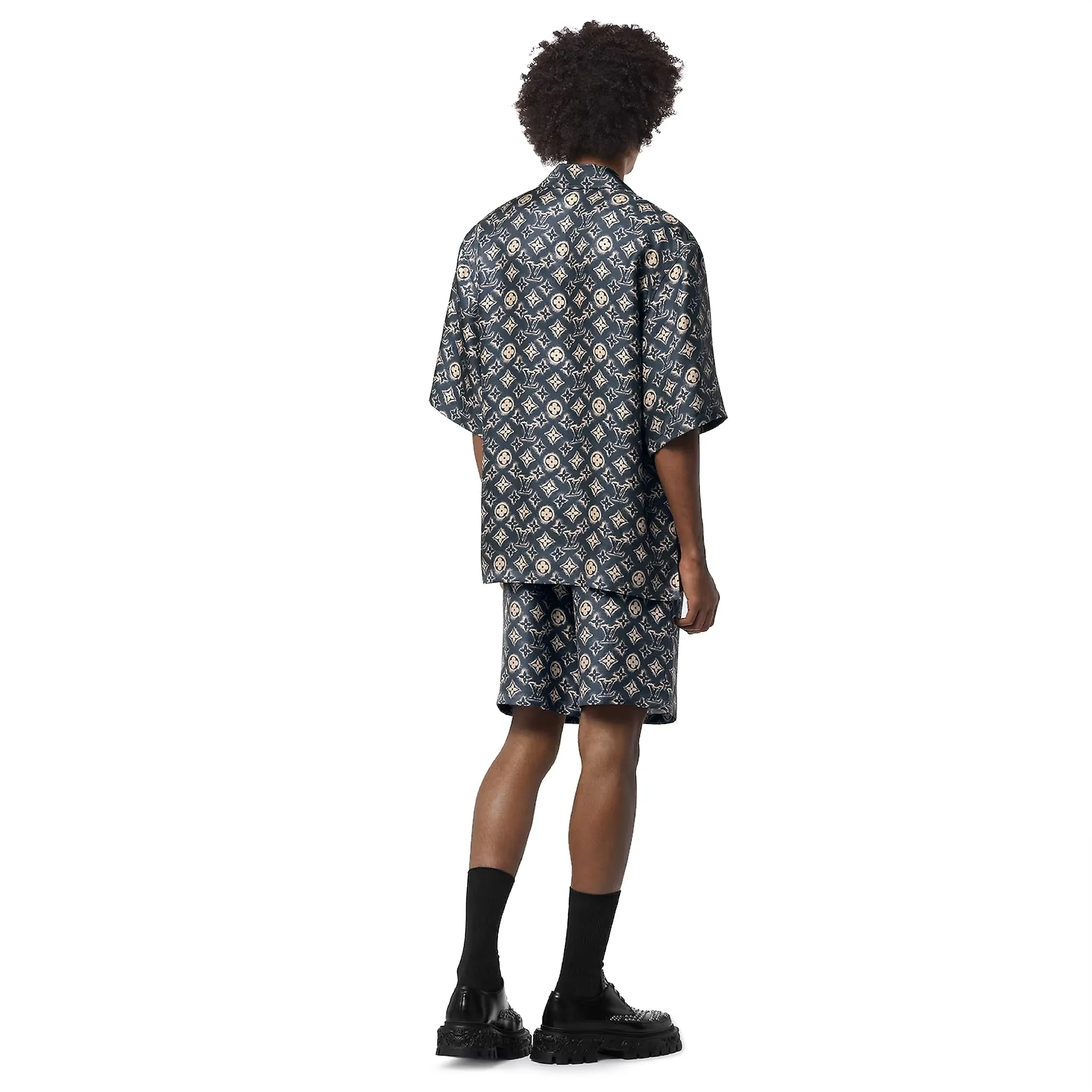 Short-Sleeved Louis Vuitton Monogram Shirt in Luxurious Silk