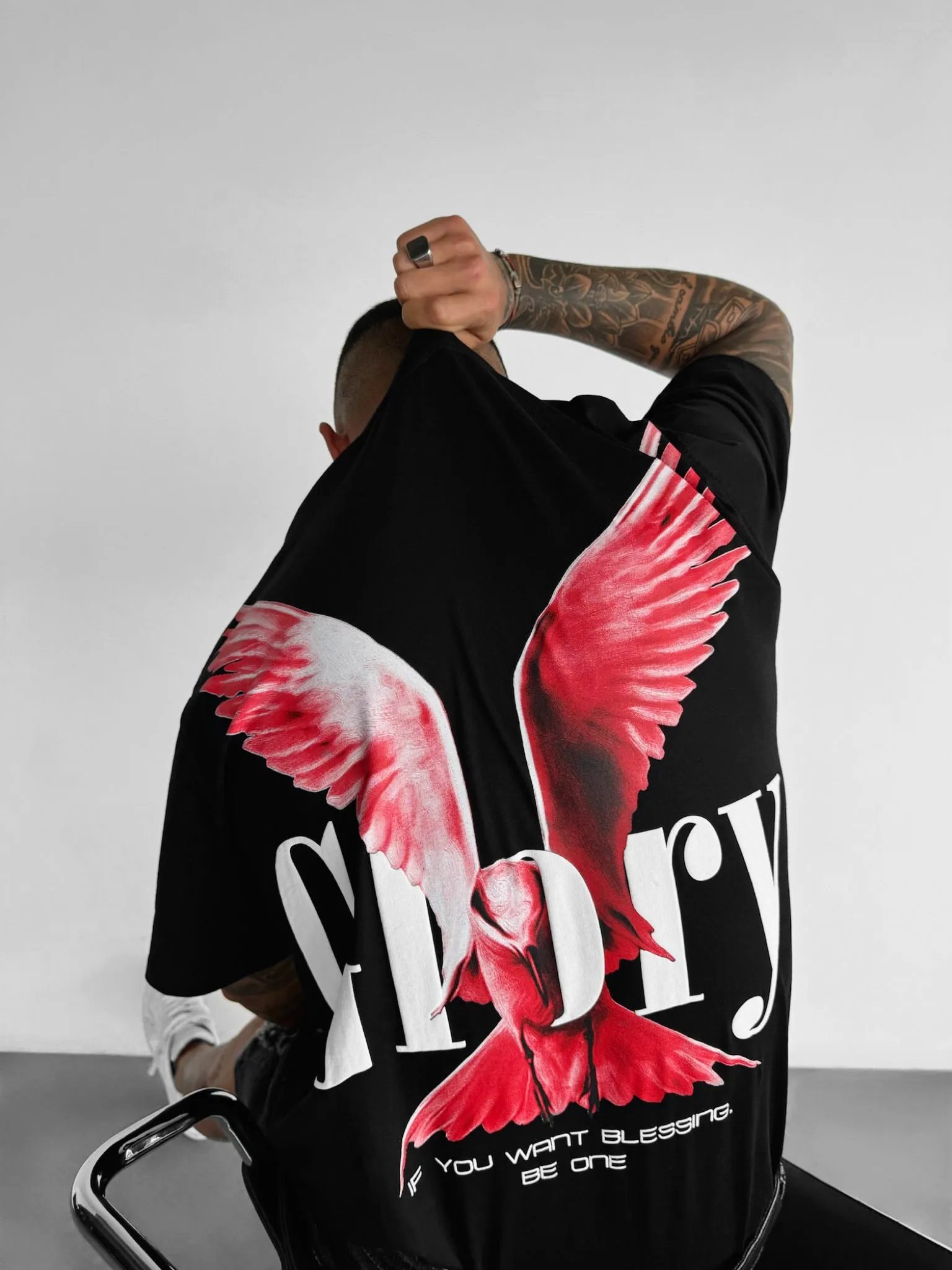 Oversize Glory T-shirt - Black and Red